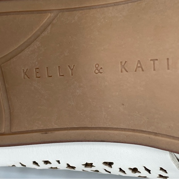 Kelly & Katie White Women's Heeled Sandals open toe. Size 9. One flaw-see pic. - Picture 12 of 13